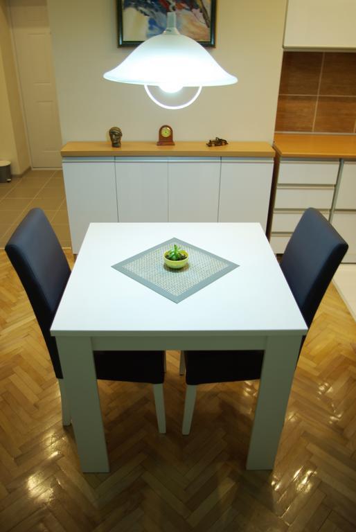 Square Studio Apartment Ni Esterno foto